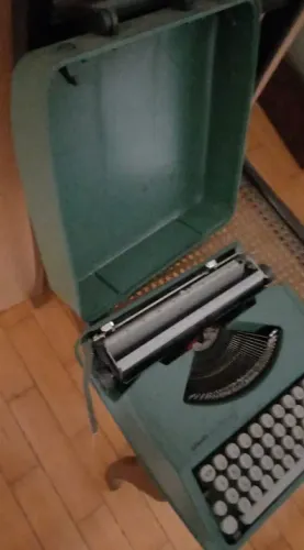Máquina Olivetti Lettera 82