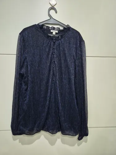 Blusa de festa preta com fios brilhantes azuis Plus Size Tam.3X