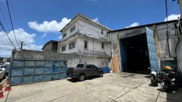 Vendemos Galpão com 1300m2 perto da Estação Pirajá