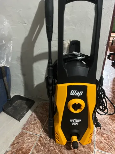 Vendo máquina de alta pressão wap 2200 nova usada poucas vezes por 700 reais