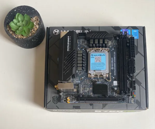 Placa Mãe B760 itx DDr5 Challenger