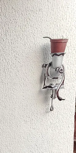 Moinho de café ferro customizado para enfeitar relíquias antigas 
