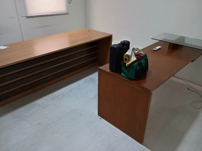 Vendo 2 Mesas de madeira de 2.00 metros e 1.90 metros