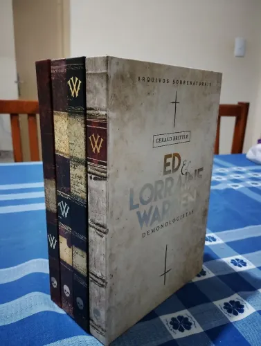 Coleção Ed e Lorraine Warren (4 livros)
