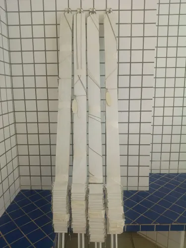 Pra venda 4 persianas usadas.