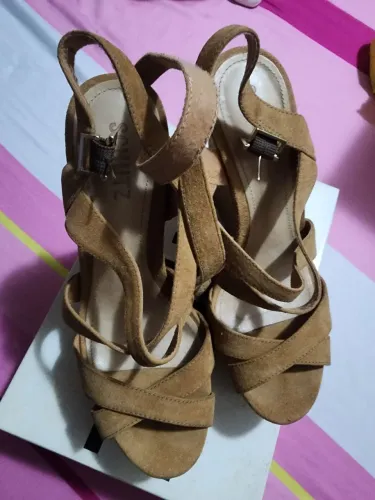 Sandalia Shutz