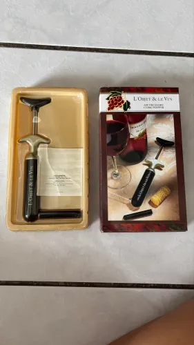 SACA-ROLHA DE PRESSÃO L?OBJET & LE VIN - ABRE VINHO FÁCIL