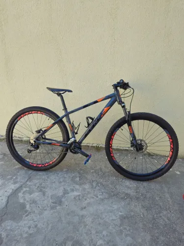 Bicicleta Sense Fun Evo cinza, tamanho do quadro 17, pneus originais zerados e velocímetro