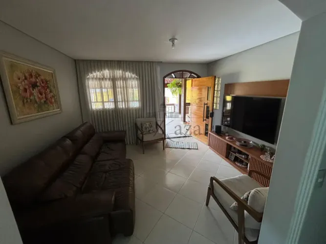 Casa Sobrado - Jardim Diamante - 3 Dormitórios - 208m².