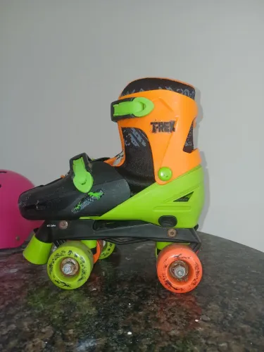 Patins Astro Toys T-Rex Ajustável Nº 31 ao 34 + Kit Proteção - Ótimo Estado