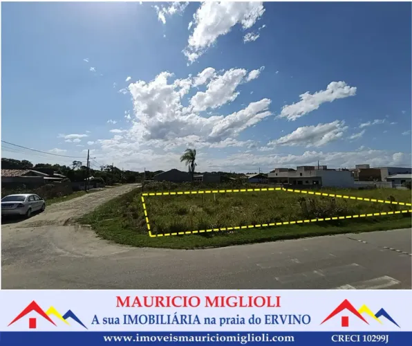 Lote de esquina em avenida limpo e aterrado na Praia do Ervino