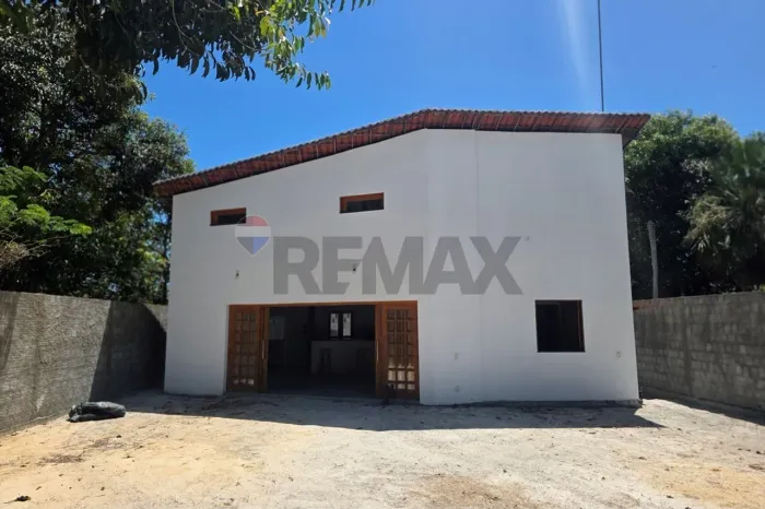 CASA COM AMPLO TERRENO | 300 m do mar | BARRINHA CEARÁ