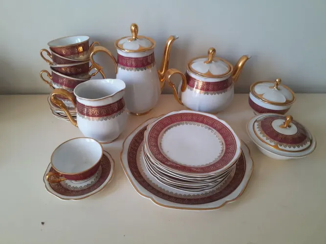 Porcelana elegante para cha da tarde marca Mauá 