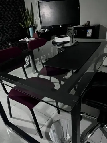Mesa com Tampo de Vidro Temperado 10 mm - 134x90 cm - Até 6 Lugares