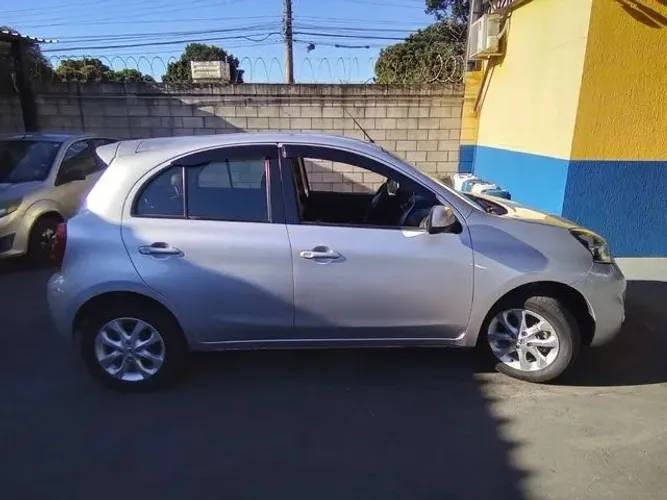 Nissan March SV 1.0 12V Flex 5P 2016