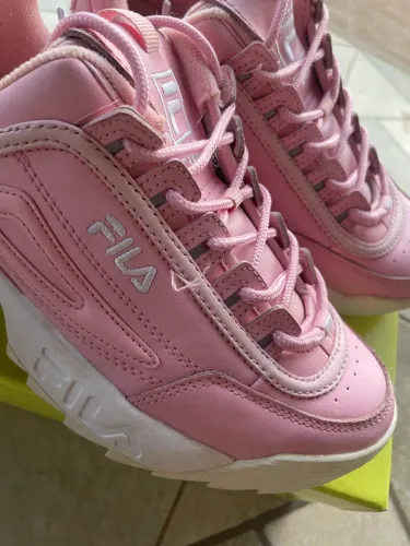 Tênis Fila rosa