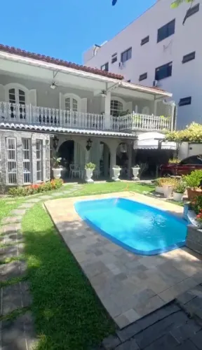 Casa três andares rua