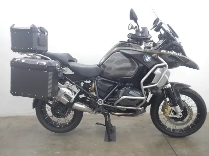 BMW R 1250 GS Adventure - revisada e com muitos acessórios !!