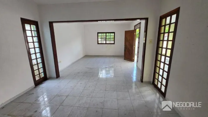 Casa com 3 dormitórios para alugar, 200 m² por R$ 4.000,00/mês - Centro - Campina Grande/P