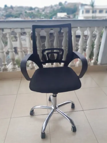 Cadeira giratória pra escritório super confortável tecido 