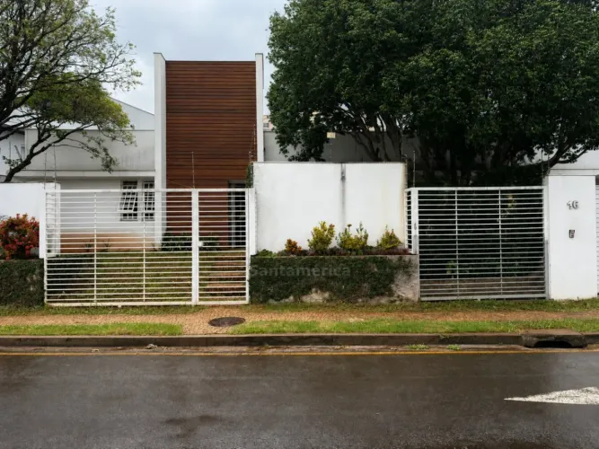 Casa mobiliado com 3 dormitórios a venda na Região Leste de Londrina