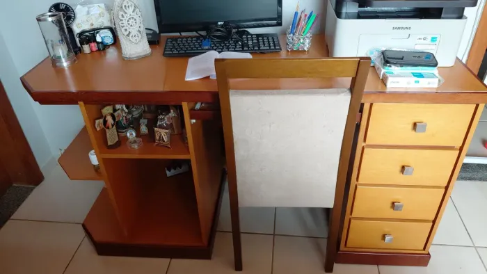 Vendo escrivaninha madeira