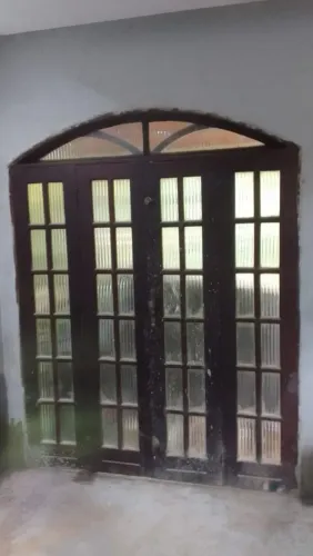 Janela e porta colonial