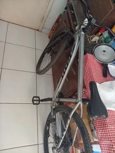 Bicicleta aro 29 em alumínio
