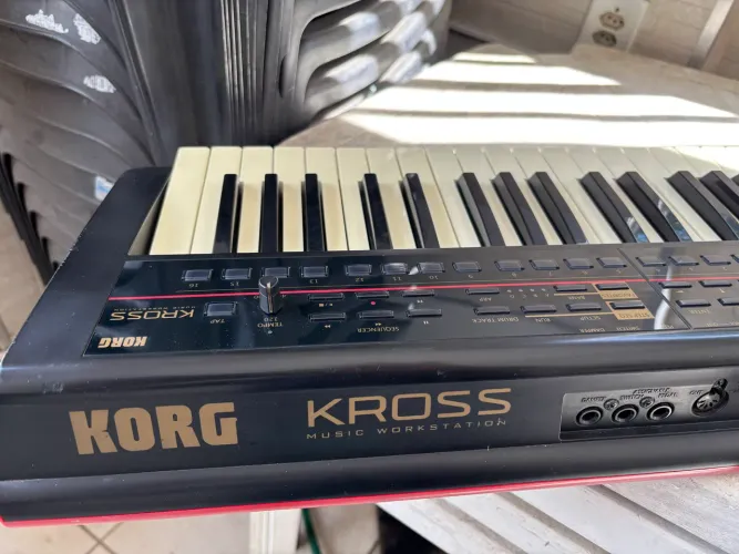 Teclado Korg Kross 61