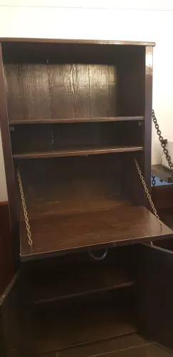 Vendo armário alto tipo bar.   
