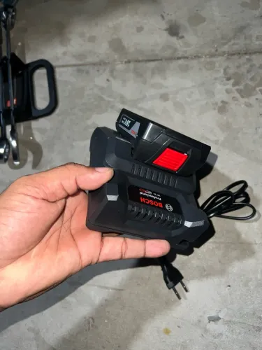 Bateria Bosch Professional 18V 2.0Ah GBA com Indicador de Carga - Zero