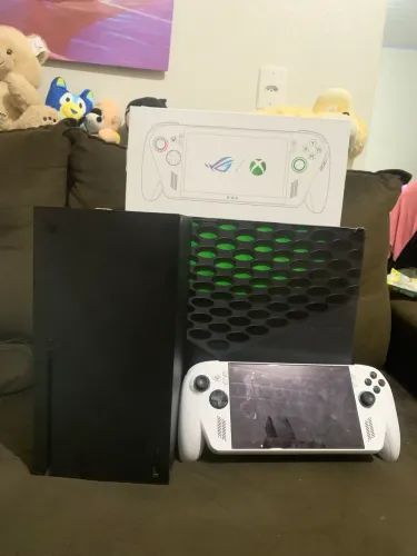 Xbox série x e rog Xbox troco por iPhone  ou z fold