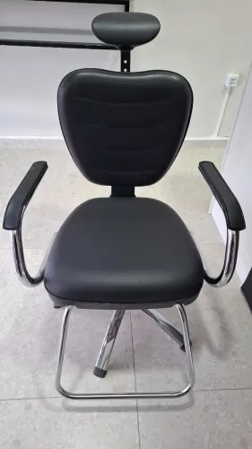 Cadeira Dompel para Maquiagem ou Cabeleireira ou barbearia