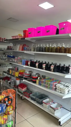 Gondula e prateleiras de supermercados