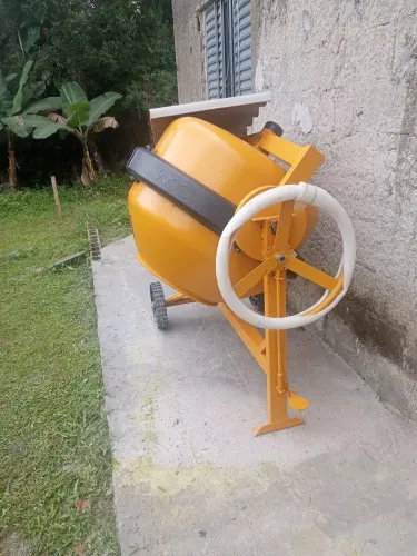 Betoneira csm 400litros 220v