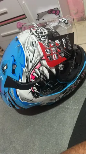 Vendo ou troco Capacete KYT Megalodon 