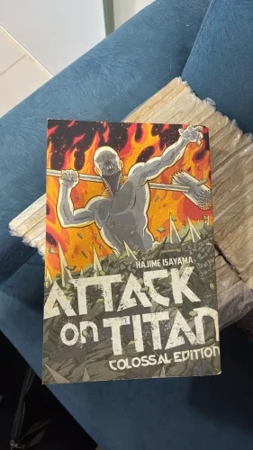 Attack on Titan Colossal Edition 5 (Kodansha, em inglês)