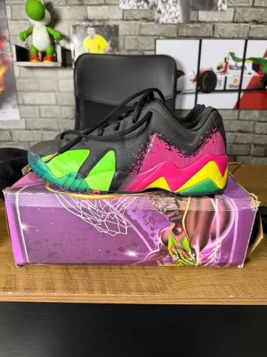 Tênis Reebok kamikaze low