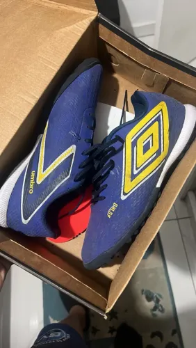 Chuteira Umbro Society 41