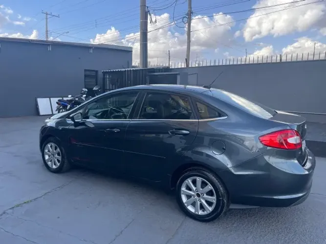 Ford Fiesta Sedan SE 1.6 16V Flex 4P 2011