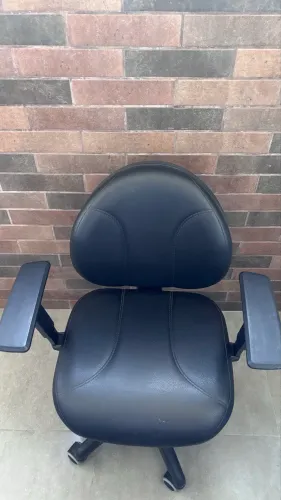 Cadeira de escritório confortável 