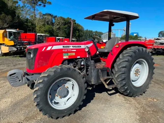 2014- Trator MF 4275, 6117 Hora. Série: *