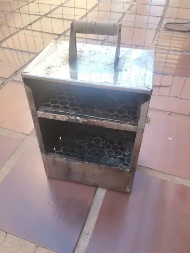 Mini churrasqueira inox espetinhos venda na praia compacta com alça