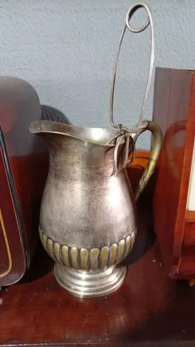 VENDO ANTIGO JARRO OU SEQUEIRA BANHADA A PRATA