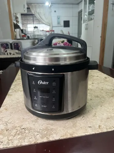 Panela de pressão elétrica Oster 5l
