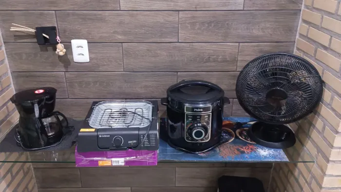 Vendo tudo junto por 500 watts *