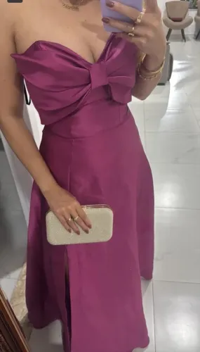 Vendo vestidos de Festa Fúcsia Usado apenas uma vez. Veste Tamanho P