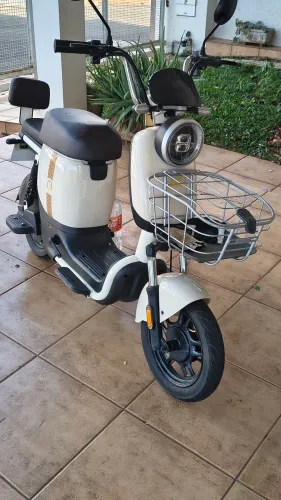 Scooter elétrica SUDU - 213 km rodados