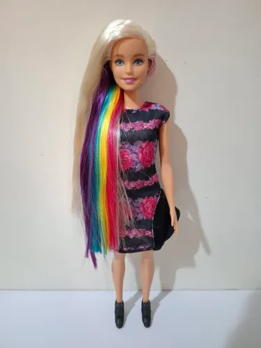 Barbie fashionista cabelos coloridos