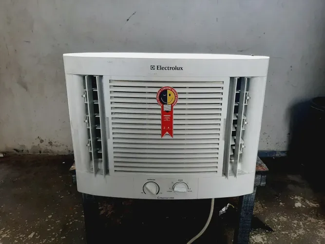 Ar condicionado Electrolux 10 mil BTUs faço entrega